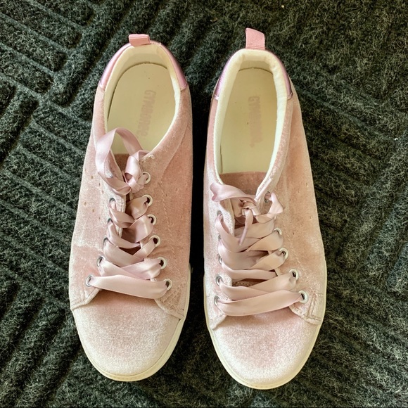 HP🎉🎉 Gymboree Soft Pink Sneaker w/ Satin L… - Picture 2 of 15
